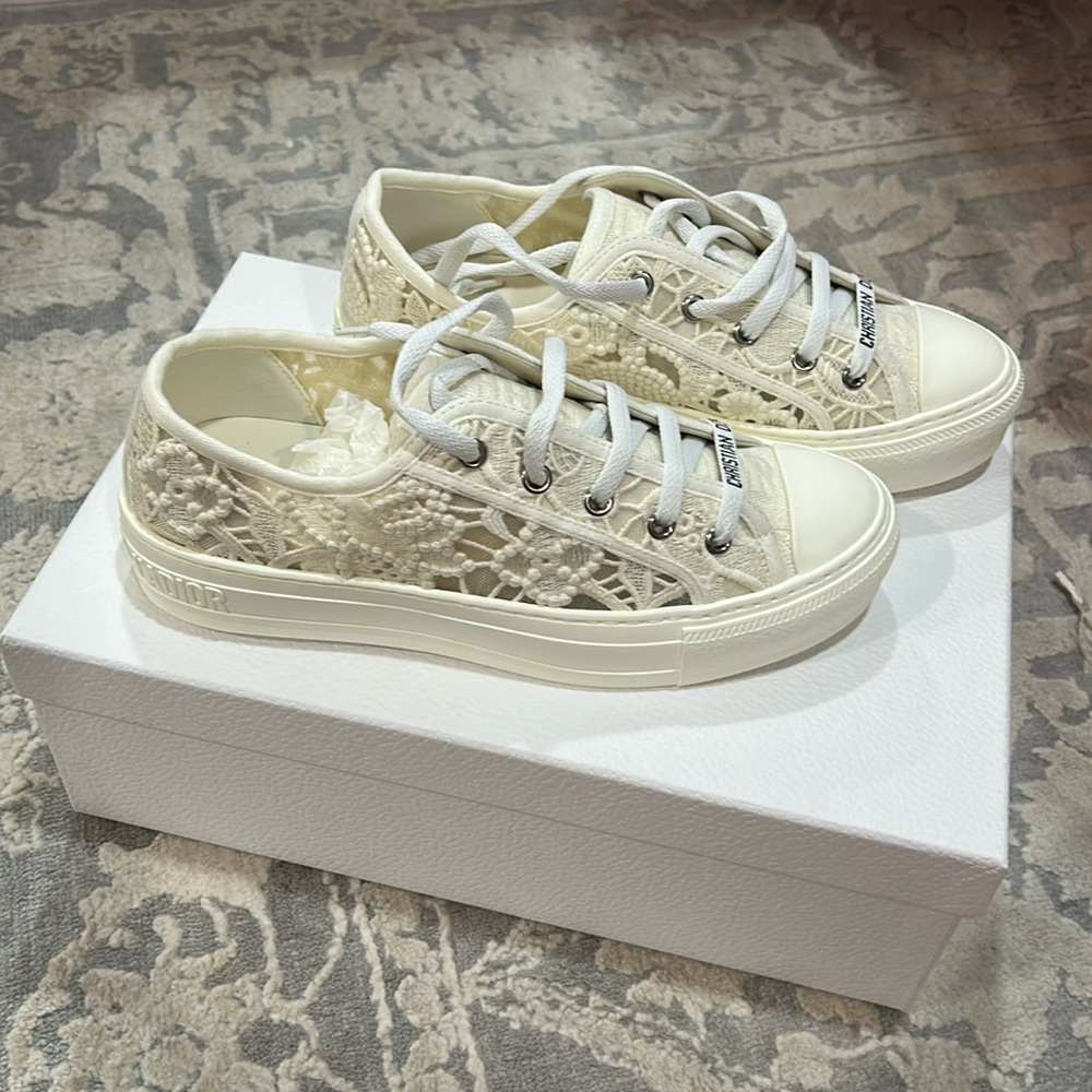 AUTHENTIC Christian Dior Sneaker